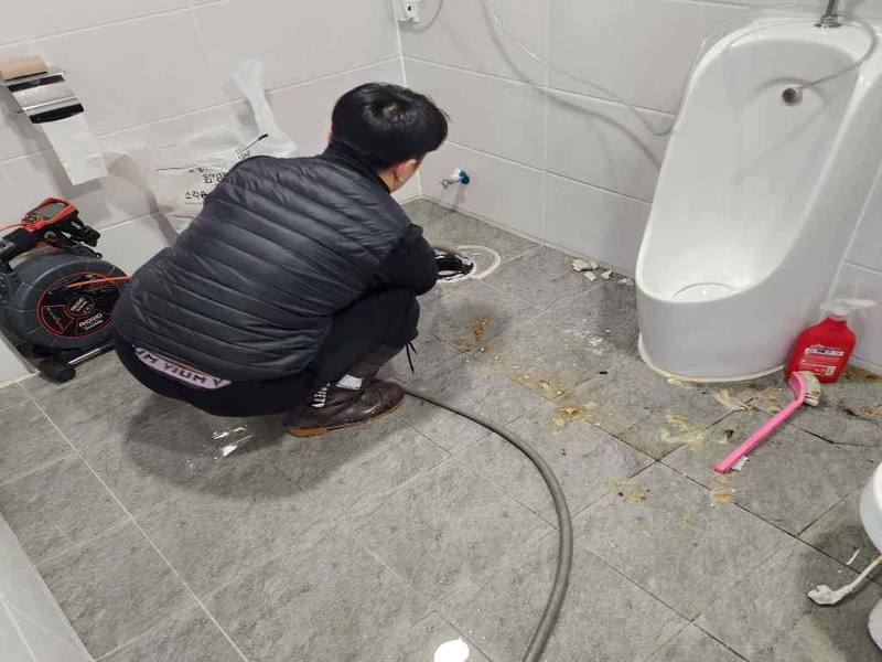 연수구 소변기막힘 작업사례 5
